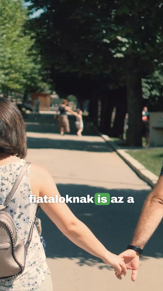 Teljes életet csak a szülőföldön lehet élni. Teljes életet csak a szülőföldön lehet élni.